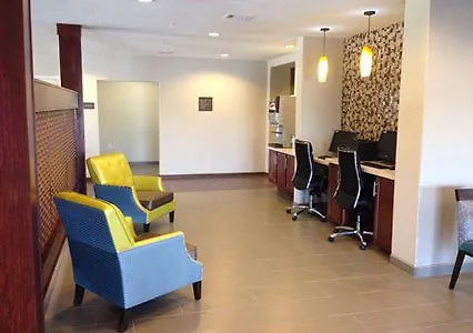 Comfort Inn & Suites Victoria North 
